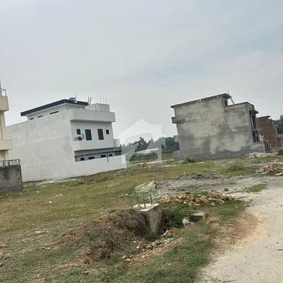 جی ۔ 14/2 جی ۔ 14,اسلام آباد میں 11 مرلہ رہائشی پلاٹ 3.78 کروڑ میں برائے فروخت۔