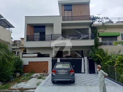 G,11- MUMTY TOP FLOOR 2ND FLOOR 1 BED ATTACHED BATH KITCHEN MARBLE FLOOR*