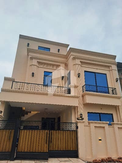 بنی گالہ اسلام آباد میں 5 کمروں کا 7 مرلہ مکان 3.0 کروڑ میں برائے فروخت۔