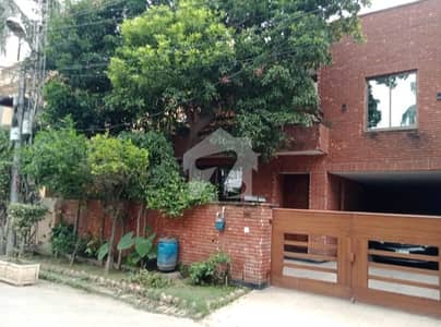 ایڈن کاٹیجز 2 ایڈن,لاہور میں 4 کمروں کا 9 مرلہ مکان 3.65 کروڑ میں برائے فروخت۔ ایڈن کاٹیجز 2 ایڈن,لاہور میں 4 کمروں کا 9 مرلہ مکان 3.65 کروڑ میں برائے فروخت۔