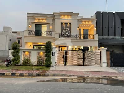 رائل آرچرڈ ملتان پبلک سکول روڈ,ملتان میں 5 کمروں کا 10 مرلہ مکان 3.8 کروڑ میں برائے فروخت۔ رائل آرچرڈ ملتان پبلک سکول روڈ,ملتان میں 5 کمروں کا 10 مرلہ مکان 3.8 کروڑ میں برائے فروخت۔