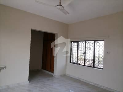 Prime Location Flat Sized 10 Marla In Askari 5