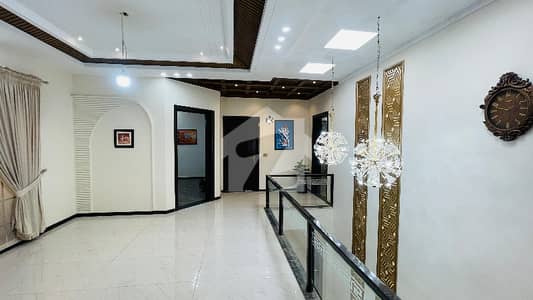 ایڈن آچرڈ فیصل آباد میں 5 کمروں کا 10 مرلہ مکان 5.25 کروڑ میں برائے فروخت۔