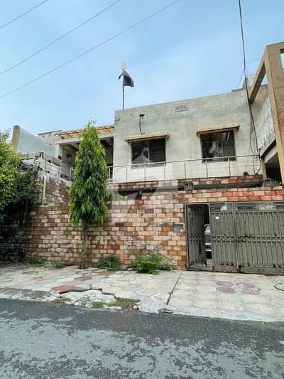 10 Marla Double Storey Park-Facing House | 2 Separate Entrances | 2 Electric Meters | Ideal For Two Families