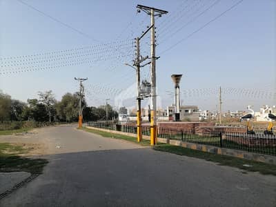 پی آئی اے ایمپلائز ہاؤسنگ سوسائٹی ملتان میں 11 مرلہ رہائشی پلاٹ 72.0 لاکھ میں برائے فروخت۔