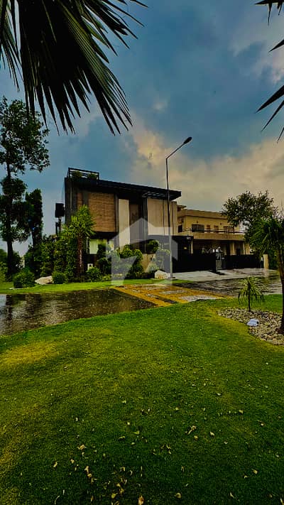 1 KANAL ULTRA MODERN LUXURY CORNER HOUSE FOR SALE IN PRIME LOCATION OF VALENCIA TOWN LAHORE