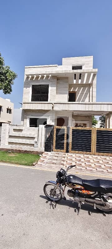 فضائیہ ہاؤسنگ سکیم لاہور میں 4 کمروں کا 10 مرلہ بالائی پورشن 80.0 ہزار میں کرایہ پر دستیاب ہے۔