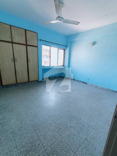Flat Available For Rent At G, 11/4 C Type water boring  car parking