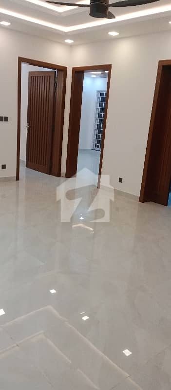 ای ۔ 11 اسلام آباد میں 2 کمروں کا 10 مرلہ بالائی پورشن 1.22 لاکھ میں کرایہ پر دستیاب ہے۔