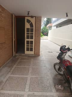 F-11 Independent House 5 Bedroom Near Market And Mosque Beautiful Location Available For Rent F-11 Independent House 5 Bedroom Near Market And Mosque Beautiful Location Available For Rent