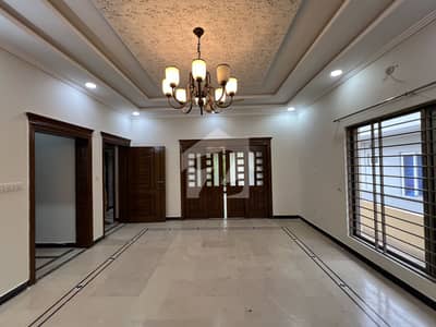 10 Marla Ground Portion Available For Rent Like New  Location G-13/4 Main Double Road!