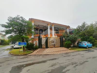 Centrally Located Corner House For sale In Wapda Town Phase 1 - Block E1 Available