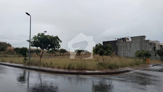 Bahria Enclave Sector N 8 Marla Corner plot Available For Sale