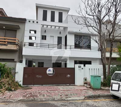 Investor rate 10 Marla used beautiful house Bahria town 7 Investor rate 10 Marla used beautiful house Bahria town 7