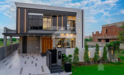 ڈی ایچ اے فیز 7 ڈی ایچ اے ڈیفینس,لاہور میں 4 کمروں کا 10 مرلہ مکان 5.45 کروڑ میں برائے فروخت۔