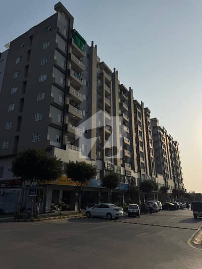 01 BEDROOM LUXURY UNFURNISHED APARTMENT AVAILABLE FOR SALE AT GULBERG GREEN ISLAMABAD