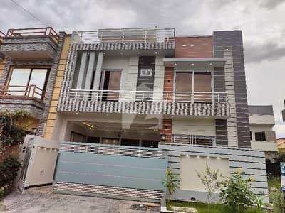 جی ۔ 15/1 جی ۔ 15,اسلام آباد میں 5 کمروں کا 8 مرلہ مکان 3.9 کروڑ میں برائے فروخت۔