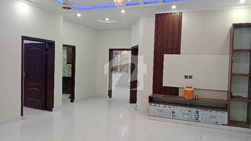 House Spread Over 10 Marla In Soan Garden Available House Spread Over 10 Marla In Soan Garden Available