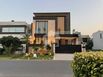 ڈی ایچ اے فیز 5 ڈیفنس (ڈی ایچ اے),لاہور میں 4 کمروں کا 10 مرلہ مکان 11.5 کروڑ میں برائے فروخت۔
