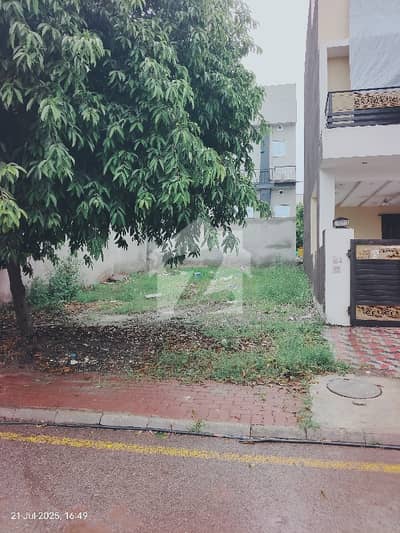 Park Enclave 5 Marla Plot Available For Sale