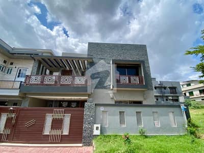 10 Marla Used House for Sale| Prime Location| Bahria Town