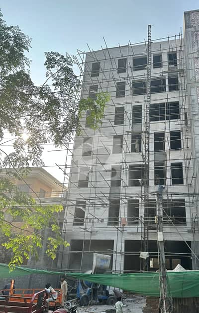 1 KANAL COMMERCIAL PAID BUILDING G PLUS 6 FLOOR NEAR CANAL FOR RENT