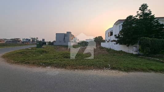 1 Kanal plot in Dha Phase 7 block Z