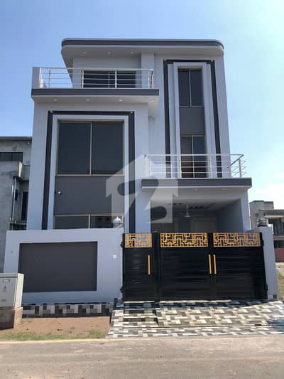 5 Marla Brand New Modern Design Lavish House For Sale In Park View City Lahore | For Discounted Price And Original Pictures Download The App "Signature Lands". 5 Marla Brand New Modern Design Lavish House For Sale In Park View City Lahore | For Discounted Price And Original Pictures Download The App "Signature Lands".