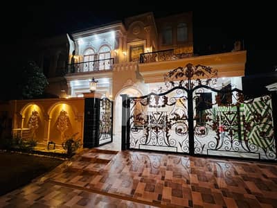 ویلینشیاء ہاؤسنگ سوسائٹی لاہور میں 4 کمروں کا 1 کنال مکان 10.9 کروڑ میں برائے فروخت۔