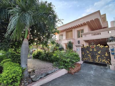 Tripe Storey Front & Back Open House On Main Double Road For Sale