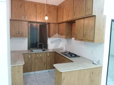 3 BED DD FLAT AVAILABLE FOR RENT In Block 7 Gulistan-E-Jauhar Karachi