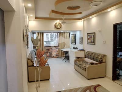 3 Bed DD Park Facing Corner Cornish Comfort Flat For Sale In Gulistan-E-Jauhar Block 13
