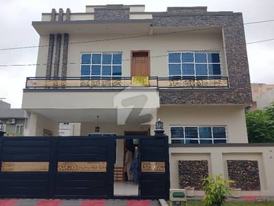 30x60 Beautifull House For Sale in G-13