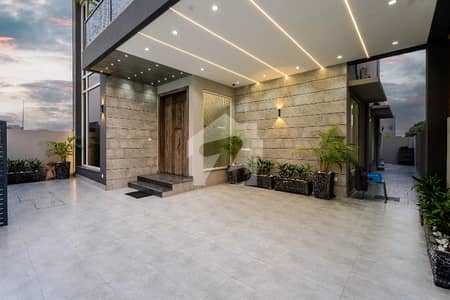 TASK EST OFFER : 10 Marla Designer House AI Generated Photo 5 years Old Good Location Park Masjid And Commercial Reasonable Deal For Genuine Custormer In Phase 6 DHA