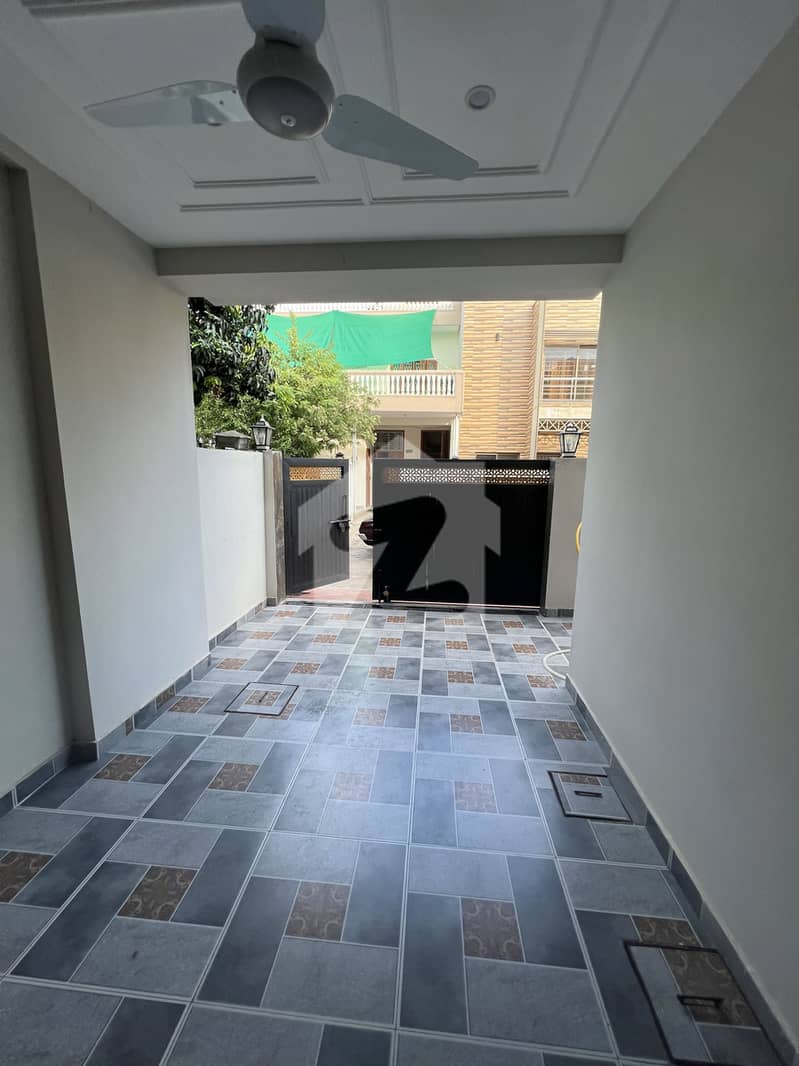 House for sale G10/1 House for sale G10/1