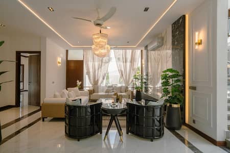 GENINUE CHANCE DEAL 1000 YARDS FULLY FURNISHED BUNGALOW