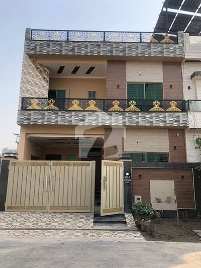 5 Marla Brand New Modern Design Lavish House For Sale In Park View City Lahore | For Discounted Price And Original Pictures Download The App "Signature Lands".