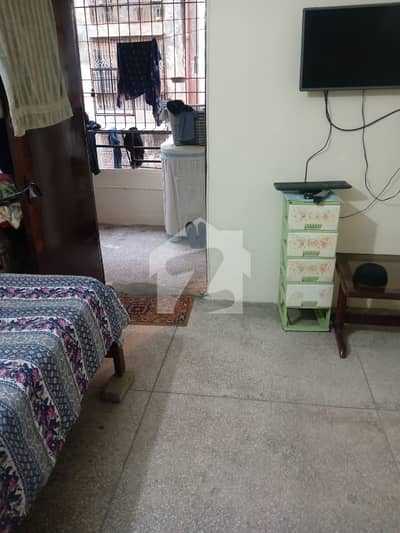 123 Square Yards Flat Is Available In Gulistan-E-Jauhar - Block 17