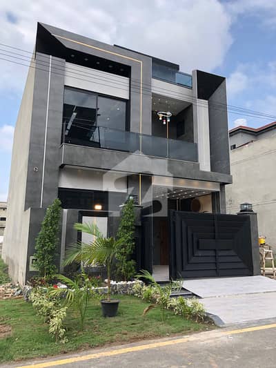 5 Marla Brand New House At 40ft Road For Sale And Direct Meeting With Owner In Park View City Lahore. 5 Marla Brand New House At 40ft Road For Sale And Direct Meeting With Owner In Park View City Lahore.