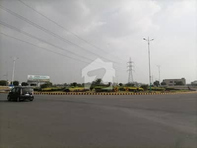 بیدیاں روڈ لاہور میں 8 کنال رہائشی پلاٹ 3.5 کروڑ میں برائے فروخت۔
