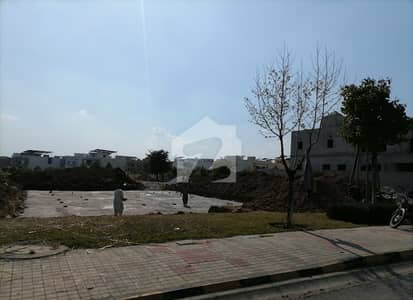 MAIN ROAD & CORNER 1 Kanal In Gulberg Residencia - Block A