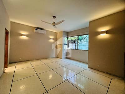 Fully Renovated 5 Beds Luxury House Available For Rent In F-8