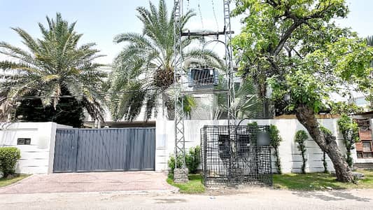 گلبرگ 3 - بلاک ایچ گلبرگ 3,گلبرگ,لاہور میں 2 کنال Studio مکان 35.0 کروڑ میں برائے فروخت۔