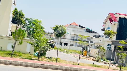 10 Marla Ready-To-Construct Plot For Sale 10 Marla Ready-To-Construct Plot For Sale