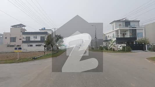 11.20 Marla Corner Plot On 80ft Road