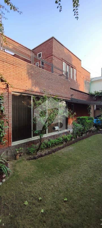 One Kanal Used Modern Design Bungalow For Sale At Prime Location Of DHA Lahore Near To Park Masjid & Commercial Market. One Kanal Used Modern Design Bungalow For Sale At Prime Location Of DHA Lahore Near To Park Masjid & Commercial Market.