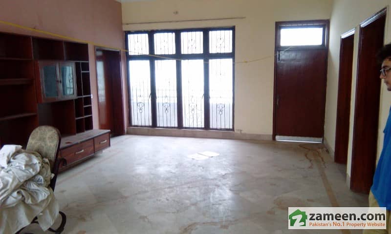 1 Kanal 2 Bed Beautiful Portion For Rent