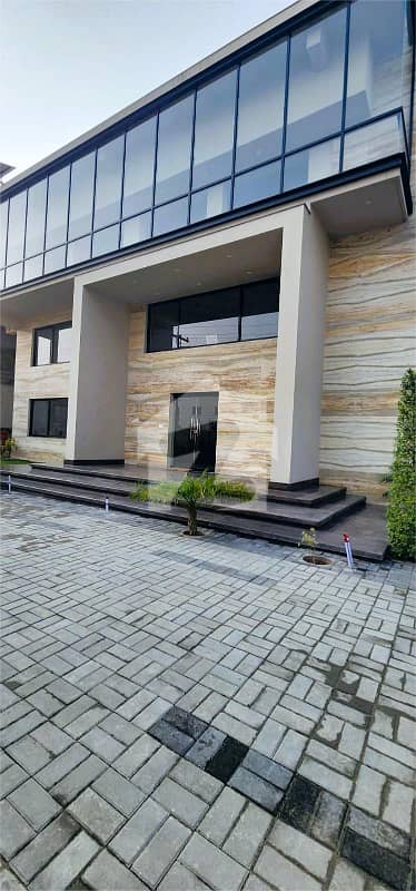 آئی ۔ 10 اسلام آباد میں 8 کنال Studio عمارت 70.0 لاکھ میں کرایہ پر دستیاب ہے۔