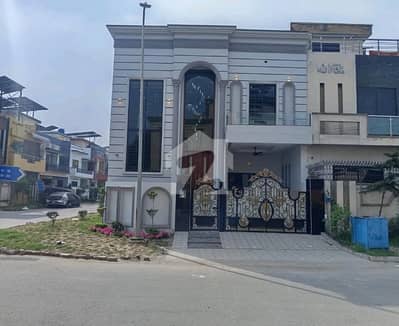 سٹی ہاؤسنگ سوسائٹی گوجرانوالہ میں 4 کمروں کا 5 مرلہ مکان 2.9 کروڑ میں برائے فروخت۔ سٹی ہاؤسنگ سوسائٹی گوجرانوالہ میں 4 کمروں کا 5 مرلہ مکان 2.9 کروڑ میں برائے فروخت۔