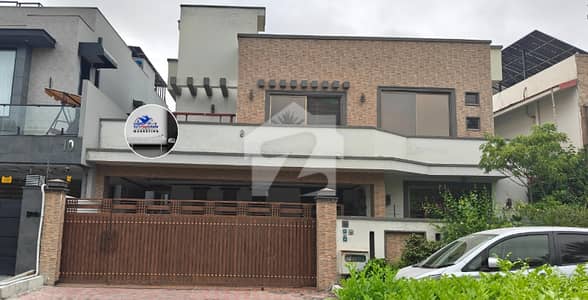 بحریہ ٹاؤن فیز 4 بحریہ ٹاؤن راولپنڈی,راولپنڈی میں 3 کمروں کا 1 کنال زیریں پورشن 1.0 لاکھ میں کرایہ پر دستیاب ہے۔